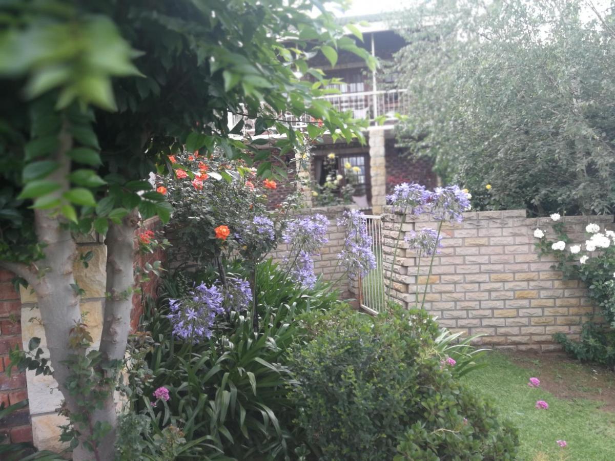Clarens Cottages Zewnętrze zdjęcie